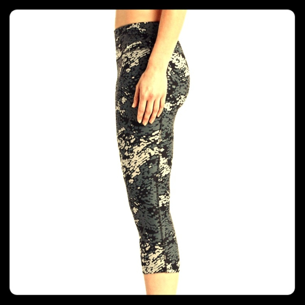 Nike Legend Capris
